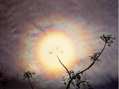 Corona rond de zon.